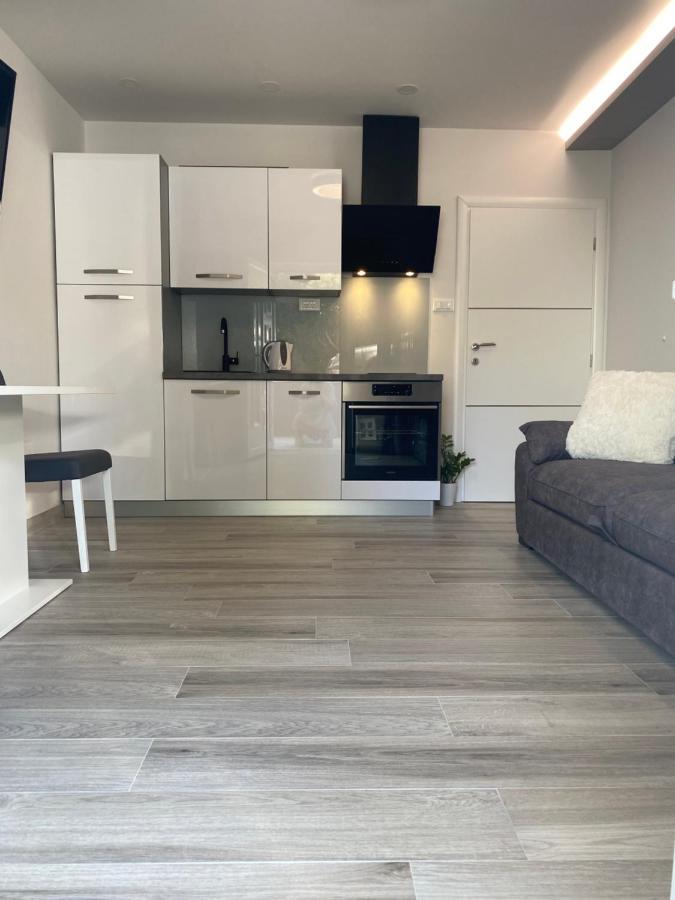 Apartment Bono Baska Voda Bagian luar foto